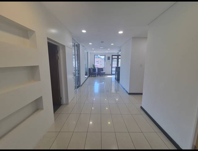196M² OFFICE TO LET IN WOODMEAD
